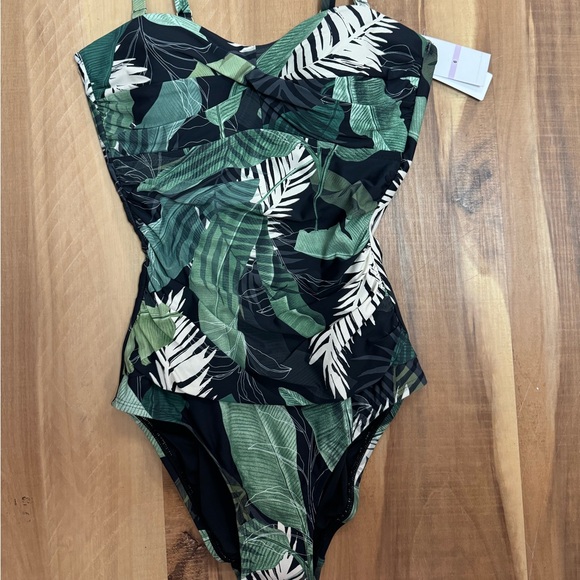 Jantzen One Piece - Picture 9 of 10